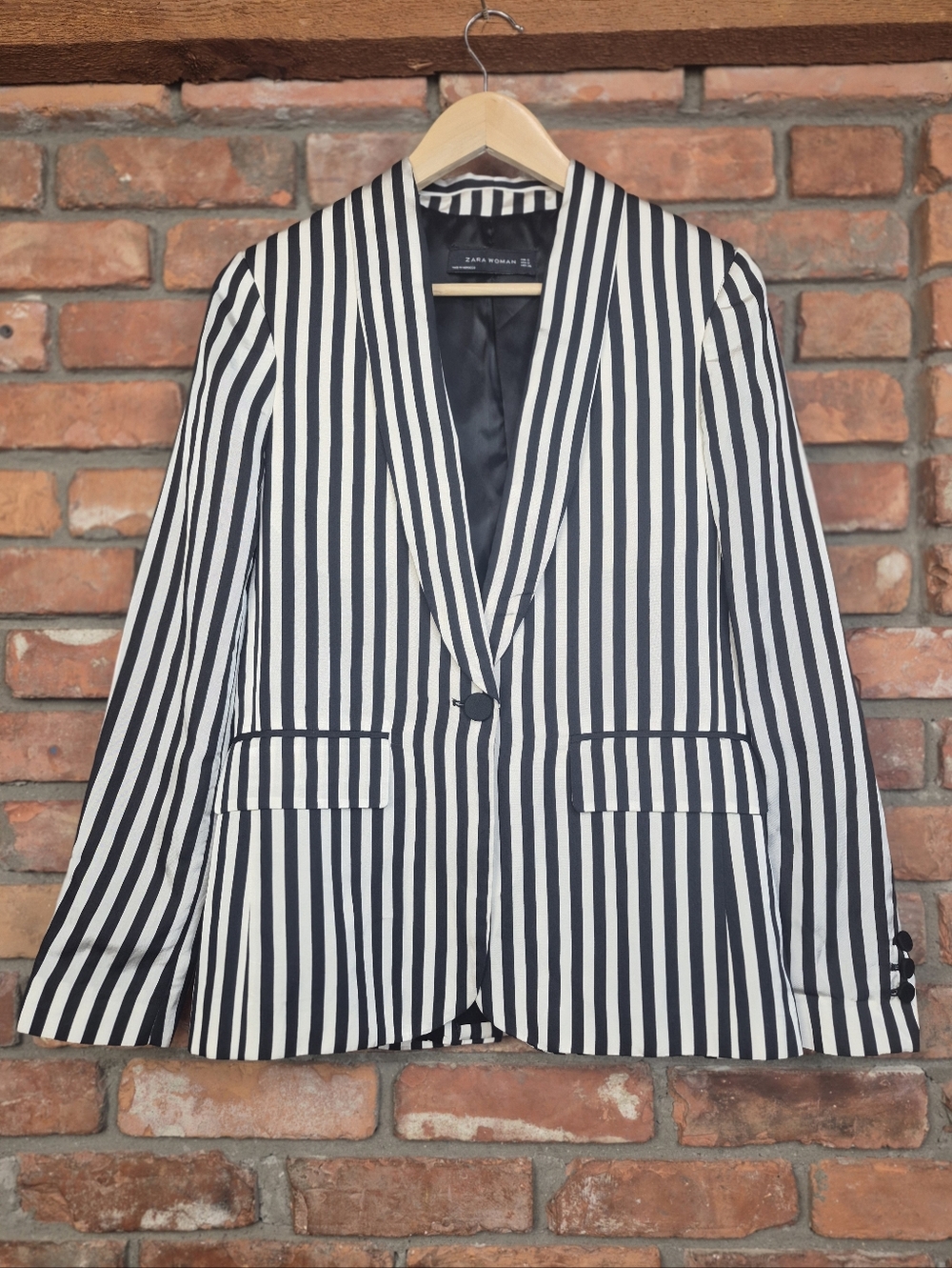 Zara Striped Blazer Black White Vertical Stripe Tailored Chic Office Silky - Picture 2 of 11